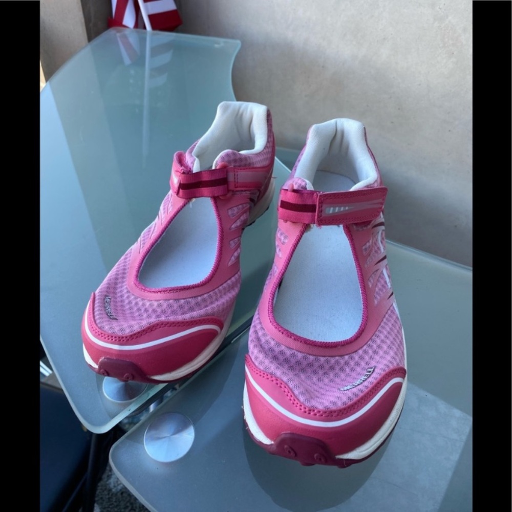 Merrell Women's Pink and White Sneakers